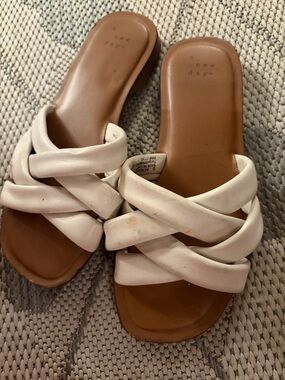 A new day women’s sandals size 6
